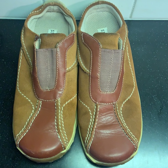 Steve Madden Retro Looking slides - Picture 3 of 7